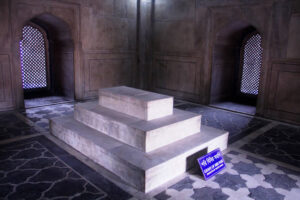 Pari Bibi Tomb